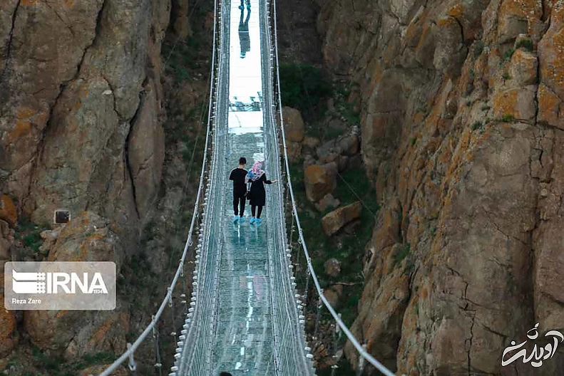 تصاویر - پل معلق تمام شیشه ای شهر هیر